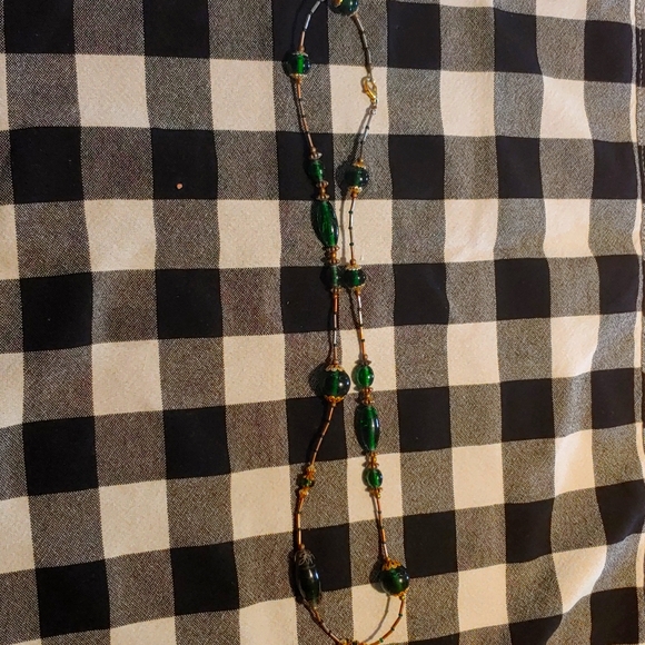 Glass bead green necklace - Picture 2 of 3